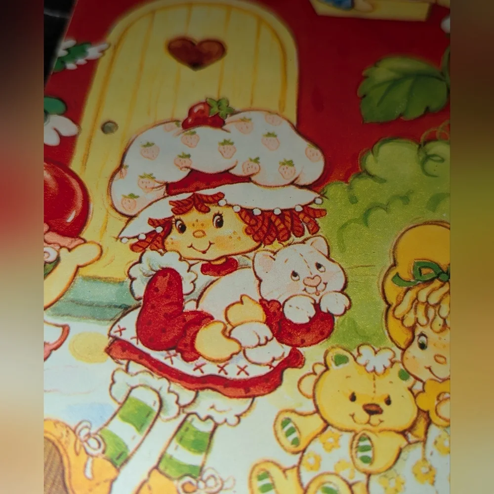 Vintage Strawberry Shortcake Scented wrapping paper